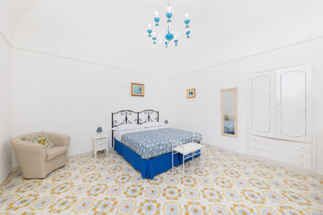 ampia_camera_il_merlo_capri (2)